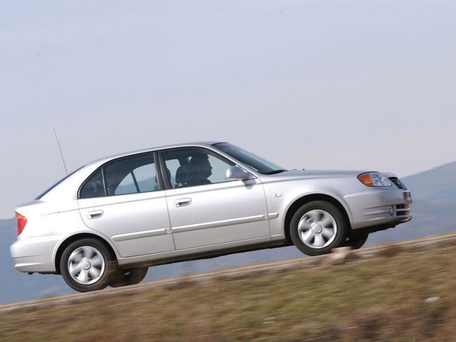  Hyundai Accent 5-Door 2003 года  (фото 8 из 21)